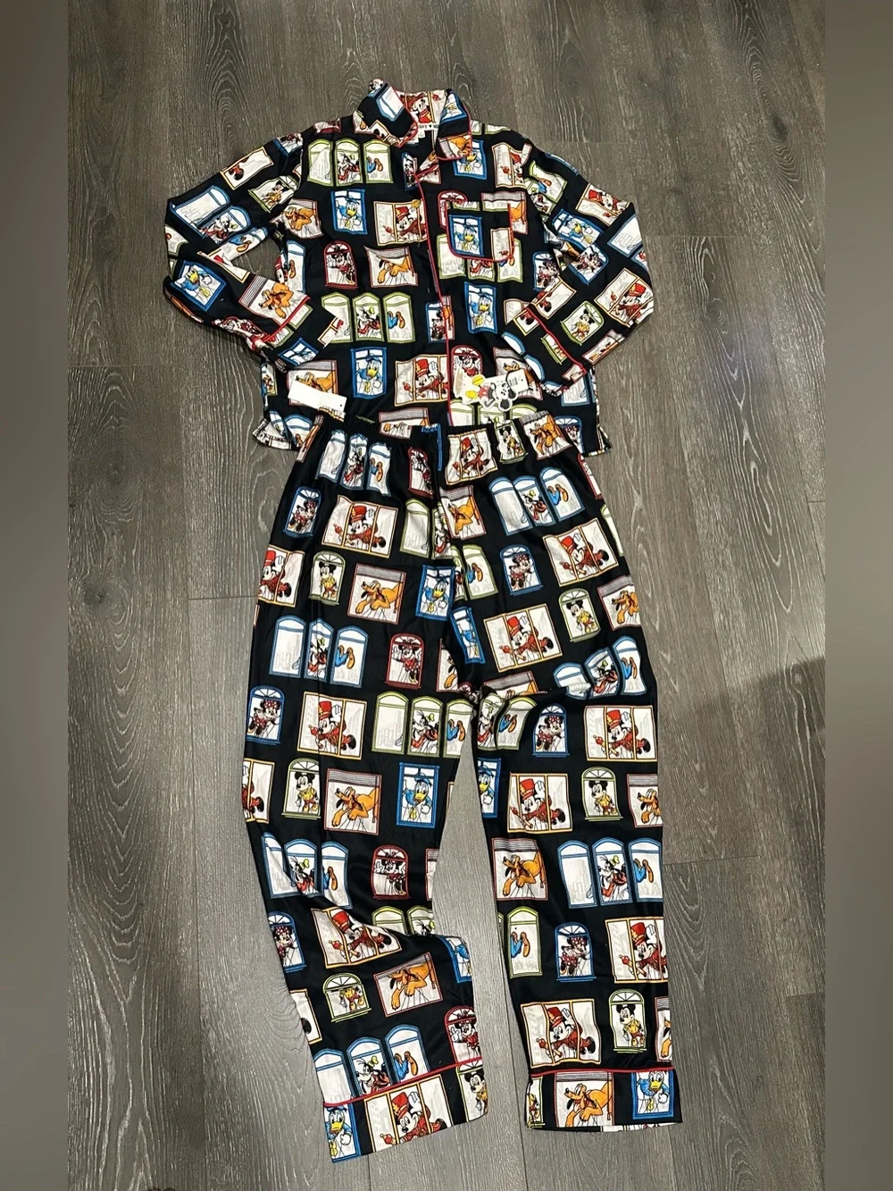 Disney Black Multicolor Cartoon Window Print Kids Pajama Set